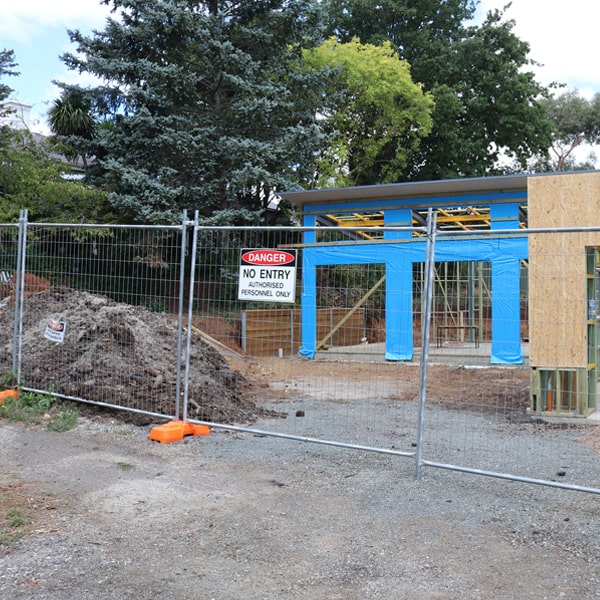 do you deliver and install temporary fencing and what's the cost for these services in Atglen